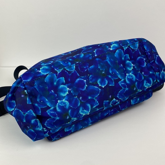 Baggallini | Blue Watercolor Floral Large Crossbody Purse Bag - Picture 5 of 11